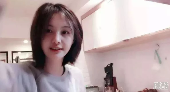 甘雨 自己出奶，惊爆全网！这一举动背后隐藏的真相让人无法想象，粉丝们瞬间沸腾！
